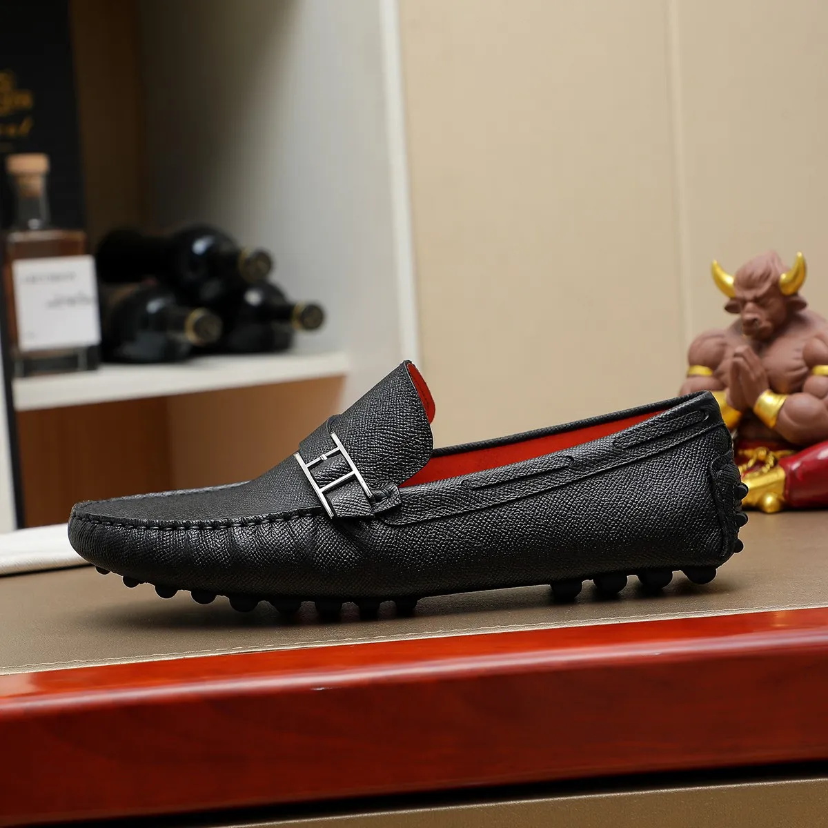 Men's shoes 💰380 🕷🕷【HERMES】Same style at Hermès counters 🇨🇳 Classic slip-on shoes 1:1 mold opening 💯 Original quality 🍓 Made of imported first-layer cowhide 🍅 pigskin lining 🌶🌶 Super high-end men's leather shoes 🇨🇳 Solid and stable, very special 🍇 Color, code number 38-44 (45.46/47 customized)...